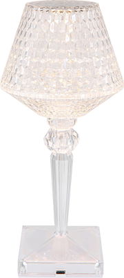 Elegante Akku-Tischleuchte mit facettiertem, transparentem Schirm und Sockel, frontal abgebildet.