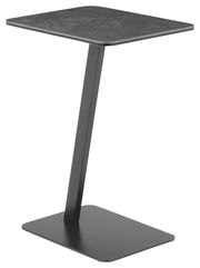 Moderner Beistelltisch mit schwarzer Metallstruktur und quadratischer Tischplatte, seitliche Perspektive