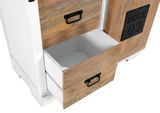 Nahaufnahme eines Highboards mit geöffneter Schublade, Holzoptik und schwarzem Griff, Perspektive von schräg oben.
