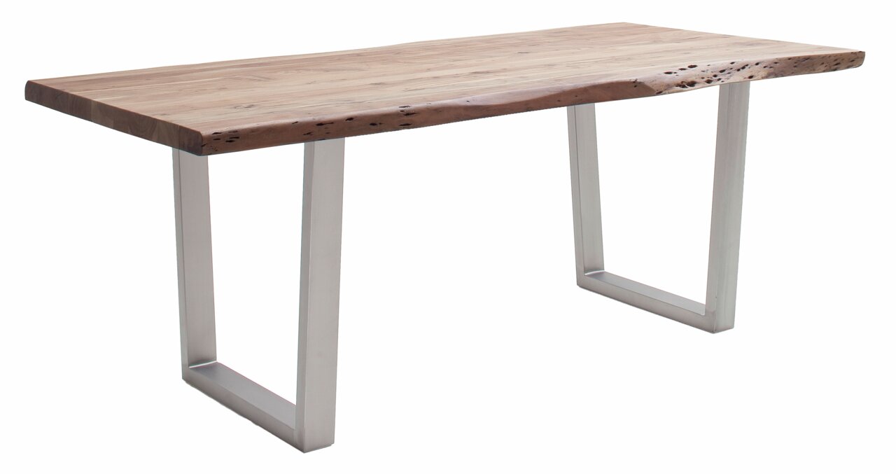 Moderne houten eettafel met natuurlijke rand en metalen poten, zijaanzicht