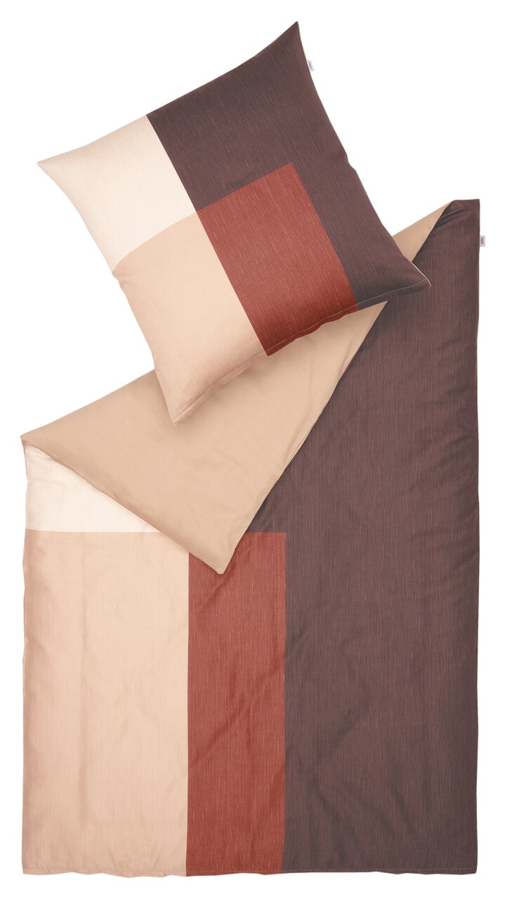 Satijnen beddengoed 155 x 220 cm met geometrisch patroon in beige, rood en bruin, gezien van bovenaf
