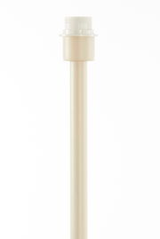 Nahaufnahme eines Teils einer Stehleuchte in cremefarbener Ausführung, vertikale Perspektive