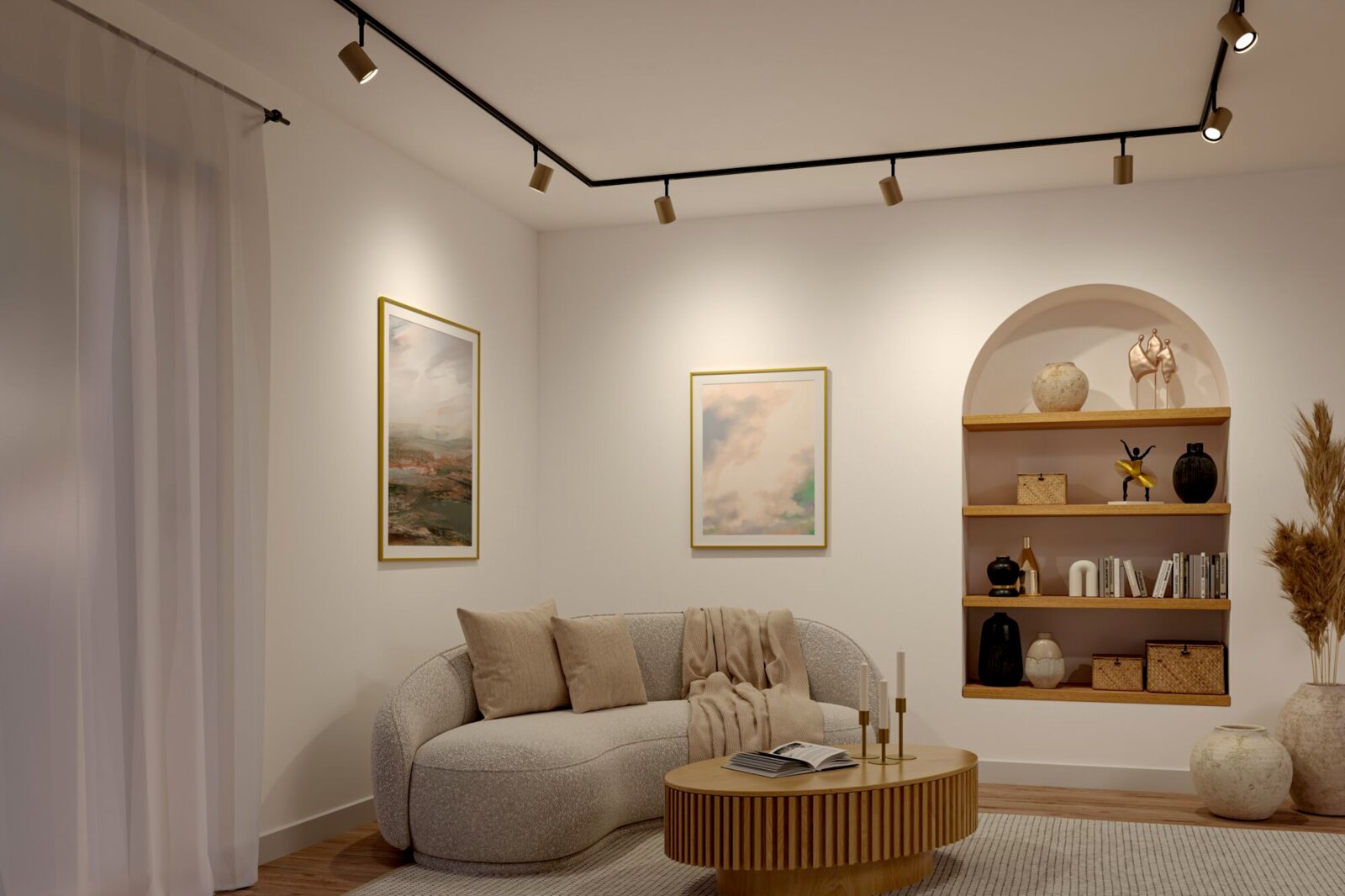 Modernes Wohnzimmer mit schwarzer Decken-Stromschiene und mehreren schwenkbaren Spotlights, Blick leicht von unten in die Raumecke über Sofa und Regal