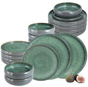 18-teiliges Tafelservice in Grün mit gesprenkeltem Design, bestehend aus flachen und tiefen Tellern sowie Schalen, seitliche Perspektive
