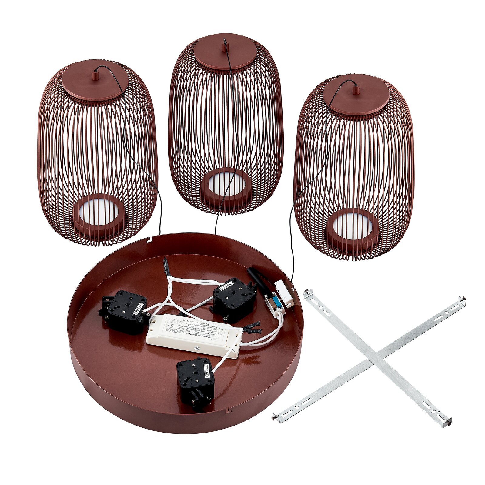 Dreiflammige Deckenleuchte mit drei ovalen Drahtschirm-Lampenschirmen in Rotbraun, runder Deckenbaldachin mit Verkabelung und Montagekreuz, Ansicht schräg von oben auf weißem Hintergrund