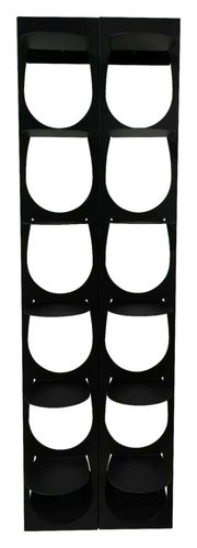 Schwarzes Schuhregal mit mehreren Ebenen, frontale Ansicht