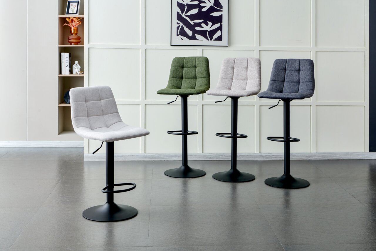 Vier Barhocker in verschiedenen Farben, von links nach rechts: hellgrau, grün, beige und dunkelgrau, in einer modernen Innenraumumgebung, seitliche Perspektive.