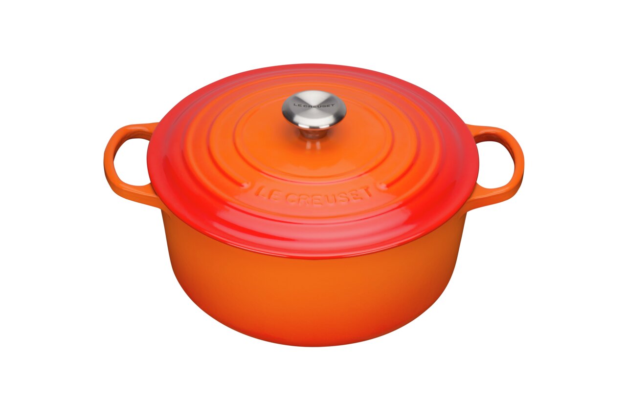 LE CREUSET Gourmet-Bräter 30cm Ofenrot SIGNATURE Gourmet Bräter 30cm in Ofenrot von oben mit zwei Griffen und einem Edelstahlknauf auf dem Deckel