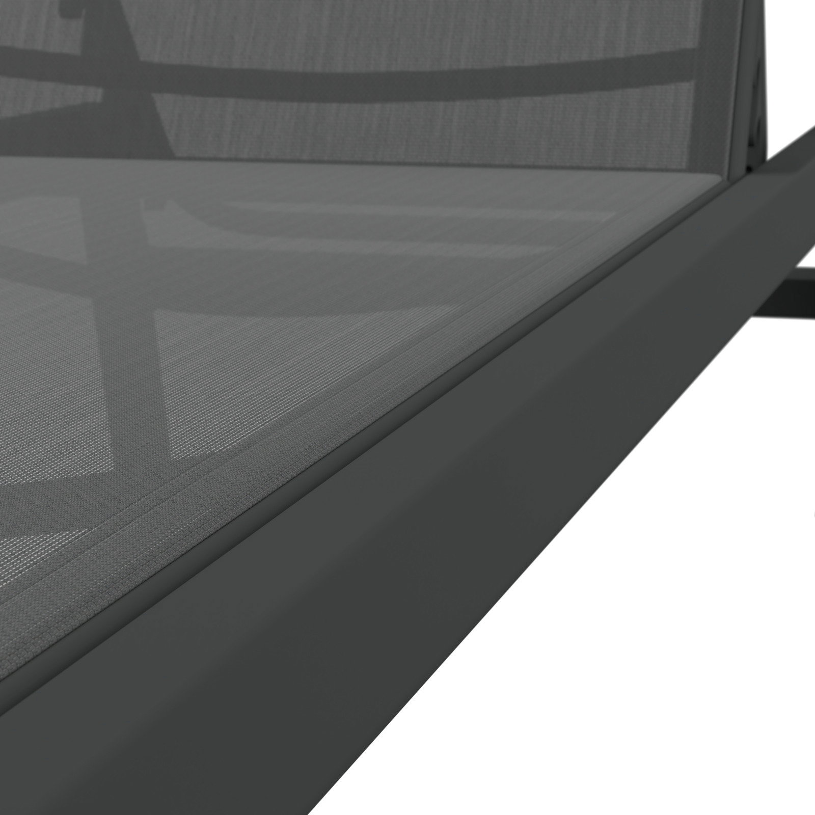 Nahaufnahme einer grauen Sonnenliege aus seitlicher Perspektive