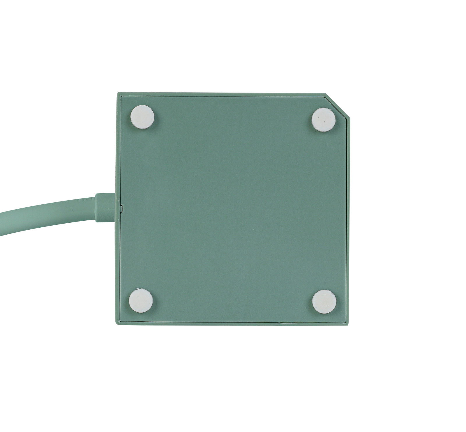 Grüner Steckdosenwürfel von unten mit vier runden Füßen und einem Kabelanschluss.