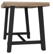 Moderner Gartentisch mit Holzplatte und schwarzen Metallbeinen, seitliche Perspektive