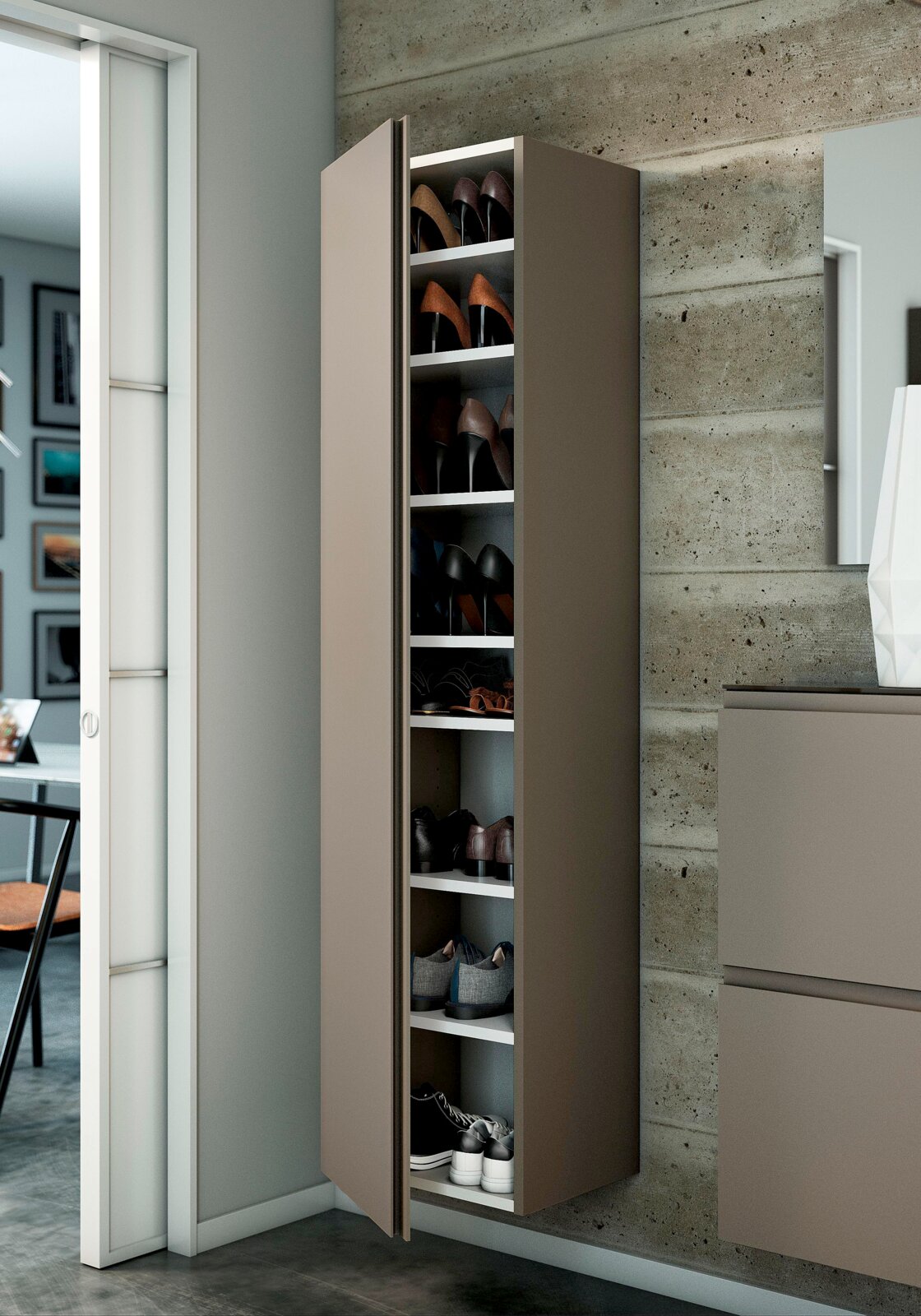 Moderner Hänge-Garderobenschrank mit geöffneter Tür, gefüllt mit Schuhen, in einer stilvollen Inneneinrichtung, seitliche Perspektive.