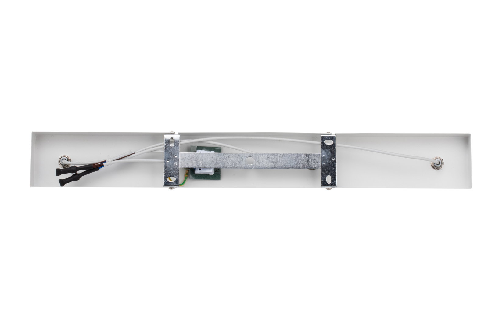 Rückansicht eines LED-Strahlers mit sichtbaren Kabeln und Metallhalterungen