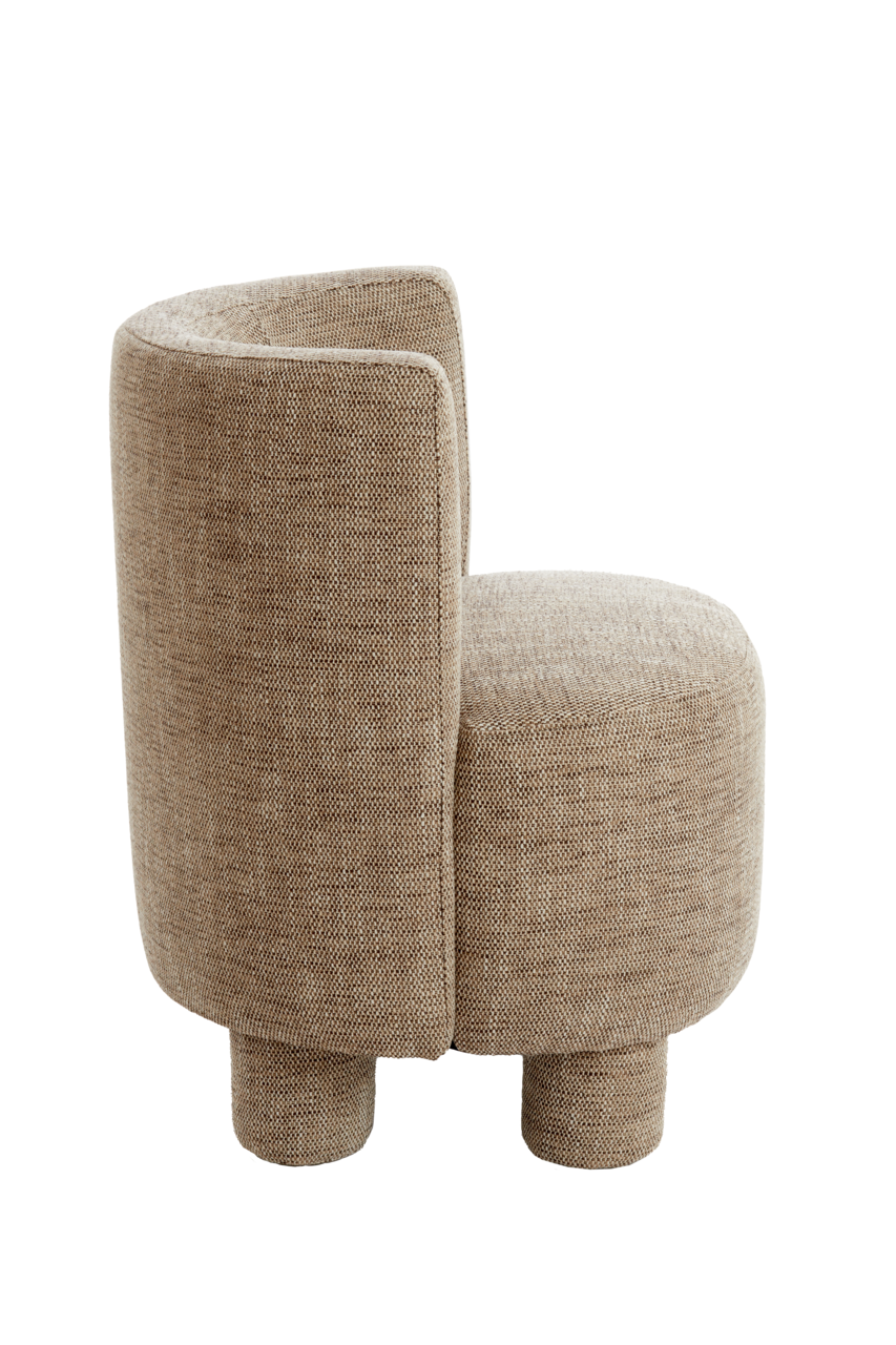 Beiger Sessel mit runder Rückenlehne und Sitzfläche, seitliche Perspektive