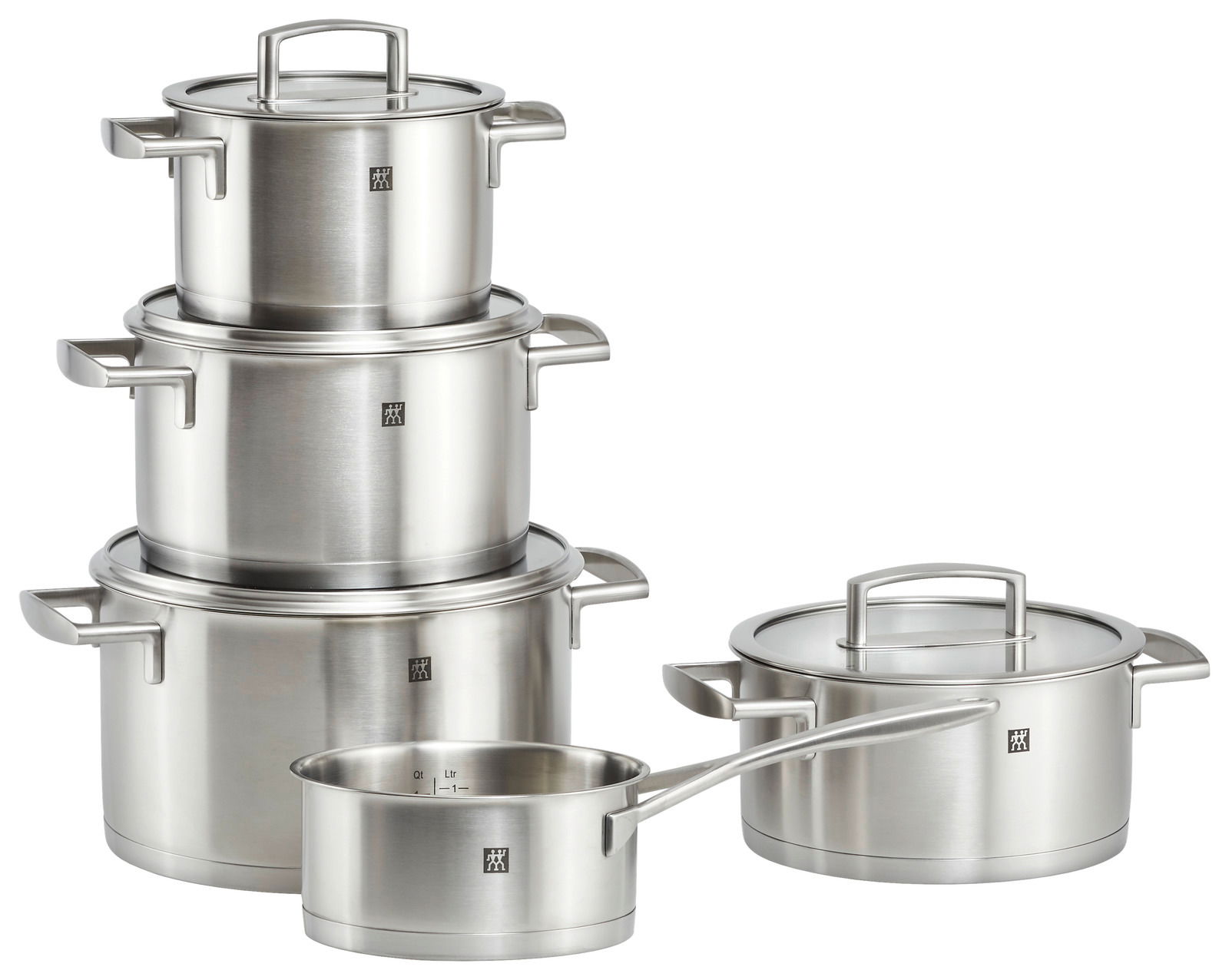 ZWILLING Topfset 5-tlg. VITALITY Fünfteiliges Topfset Vitality aus Edelstahl, bestehend aus vier Töpfen mit Deckeln und einer Stielkasserolle, in seitlicher Perspektive.