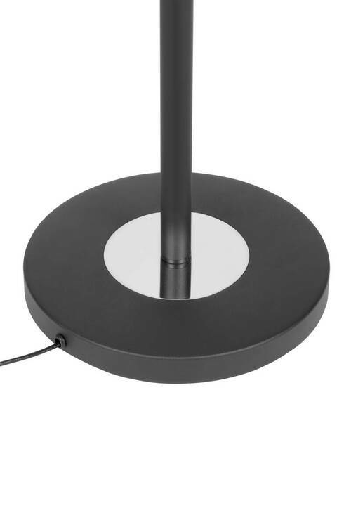 Nahaufnahme der Basis eines LED-Deckenfluters mit schwarzem, rundem Sockel und Stromkabel.