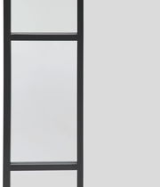 Moderner rechteckiger Spiegel mit schwarzem Rahmen, seitliche Perspektive