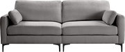 Graues 2-Sitzer-Sofa mit zwei Sitz- und zwei Rückenkissen, abgerundeten Armlehnen und schwarzen Metallfüßen, frontal von vorne fotografiert.