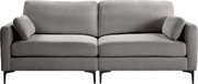 Graues 2-Sitzer-Sofa mit zwei Sitz- und zwei Rückenkissen, abgerundeten Armlehnen und schwarzen Metallfüßen, frontal von vorne fotografiert.