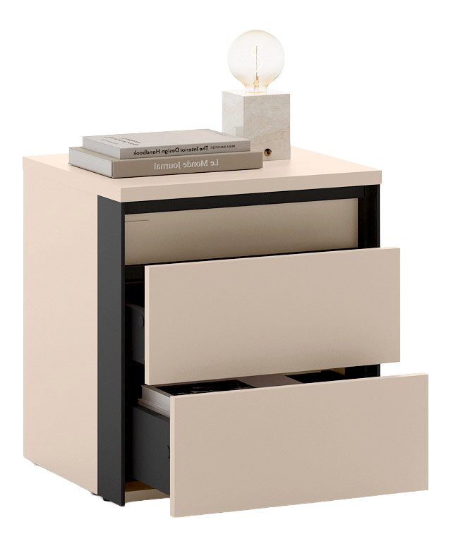Moderner Nachttisch in Beige mit schwarzen Seiten, zwei Schubladen teilweise geöffnet, darauf Bücher und eine Kugel-Tischlampe; Frontansicht in leicht schräger Perspektive von rechts.