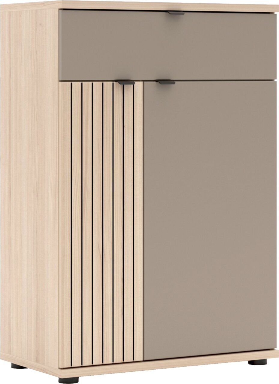 XORA Schuhschrank PISA Modernes Sideboard/Kommode in heller Holzoptik mit vertikaler Lamellenfront links und zwei grauen Klappen rechts, auf schwarzen Füßen, in schräger Frontansicht von vorne links freigestellt