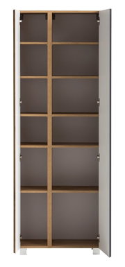Hochschrank mit offenen Türen, zeigt mehrere Regalböden aus Holz, frontale Ansicht.