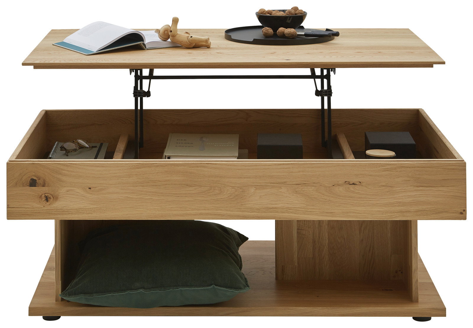 Moderner Couchtisch aus Holz mit aufklappbarer Tischplatte, die Stauraum offenbart. Perspektive: Frontalansicht.