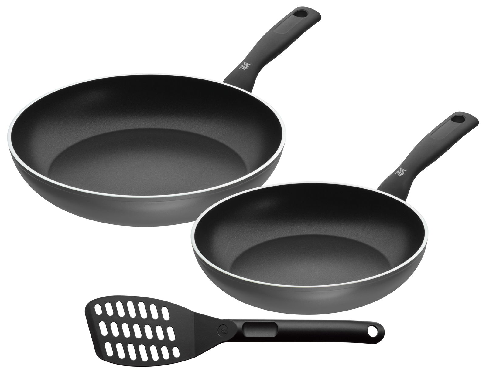 Zwei schwarze Pfannen mit Antihaftbeschichtung und einem schwarzen Wender, aus der Vogelperspektive fotografiert.