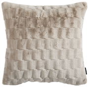 Fellkissenhülle in Beige mit strukturierter Oberfläche, Frontalansicht