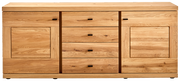 Frontale Ansicht eines Sideboards aus hellem Holz mit drei Schubladen in der Mitte und zwei Türen an den Seiten.