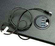 Gamingtafel met geïntegreerde USB- en Type-C-aansluitstrip, bovenaanzicht