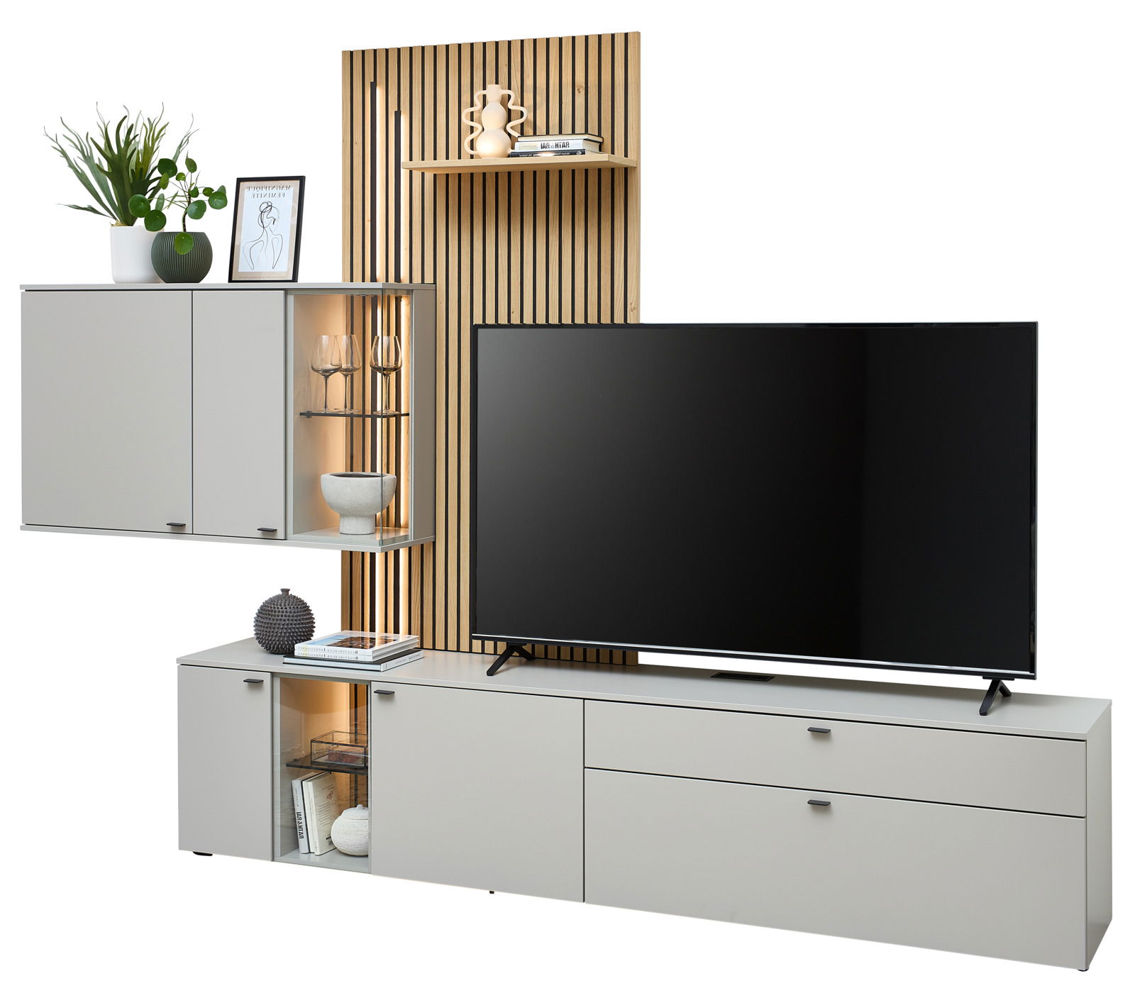 Moderne Wandkombination mit grauen Schränken, Holzpaneel und integriertem Regal, frontal betrachtet.