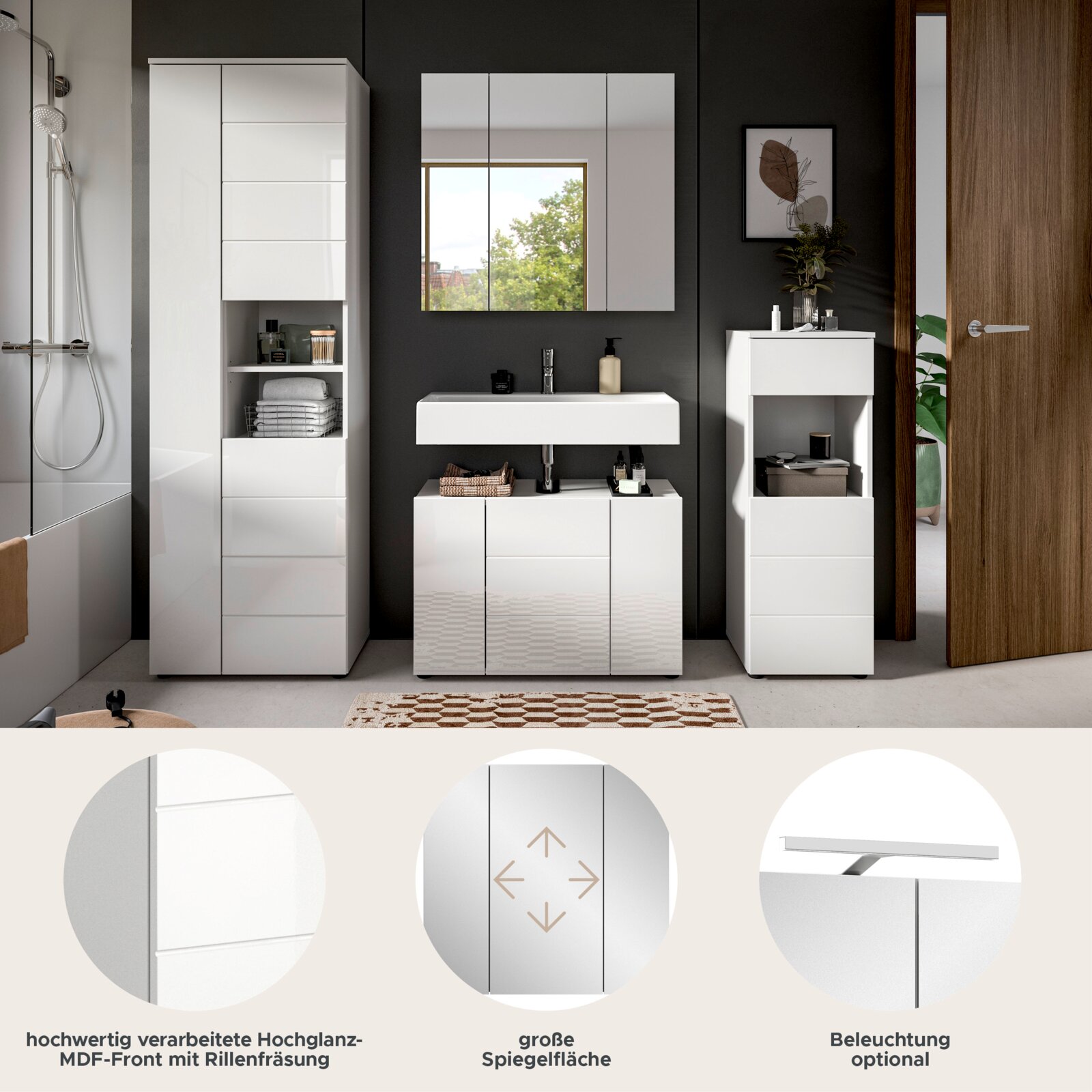 Moderne Badkombination mit hochglänzender MDF-Front und Rillenfräsung, bestehend aus einem großen Spiegelschrank, einem Waschbeckenunterschrank und einem hohen Schrank, optional mit Beleuchtung. Frontalansicht.