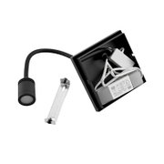 Schwarzer LED-Einbaustrahler mit flexiblem Kabel, Netzteil und Montagebügel, Rückansicht/Innenansicht des Gehäuses auf weißem Hintergrund