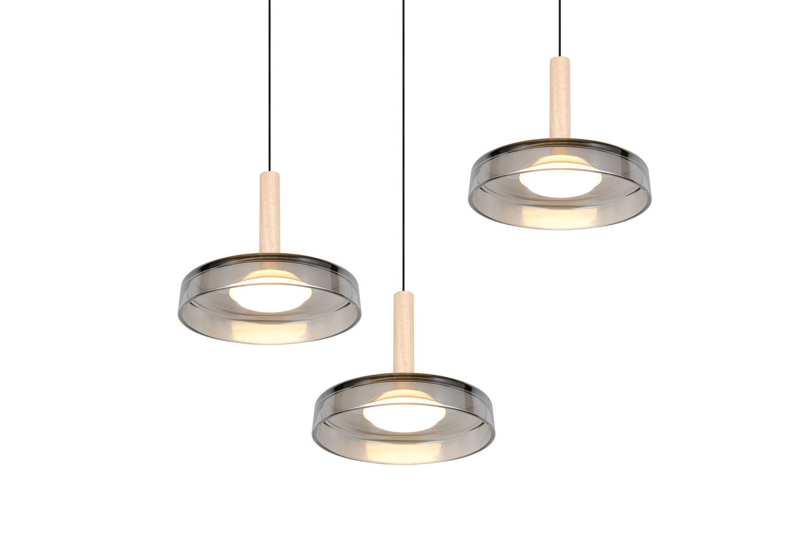 Drei moderne Pendelleuchten Celeste mit rauchgrauen Glasschirmen und Holzdetails, von unten betrachtet.