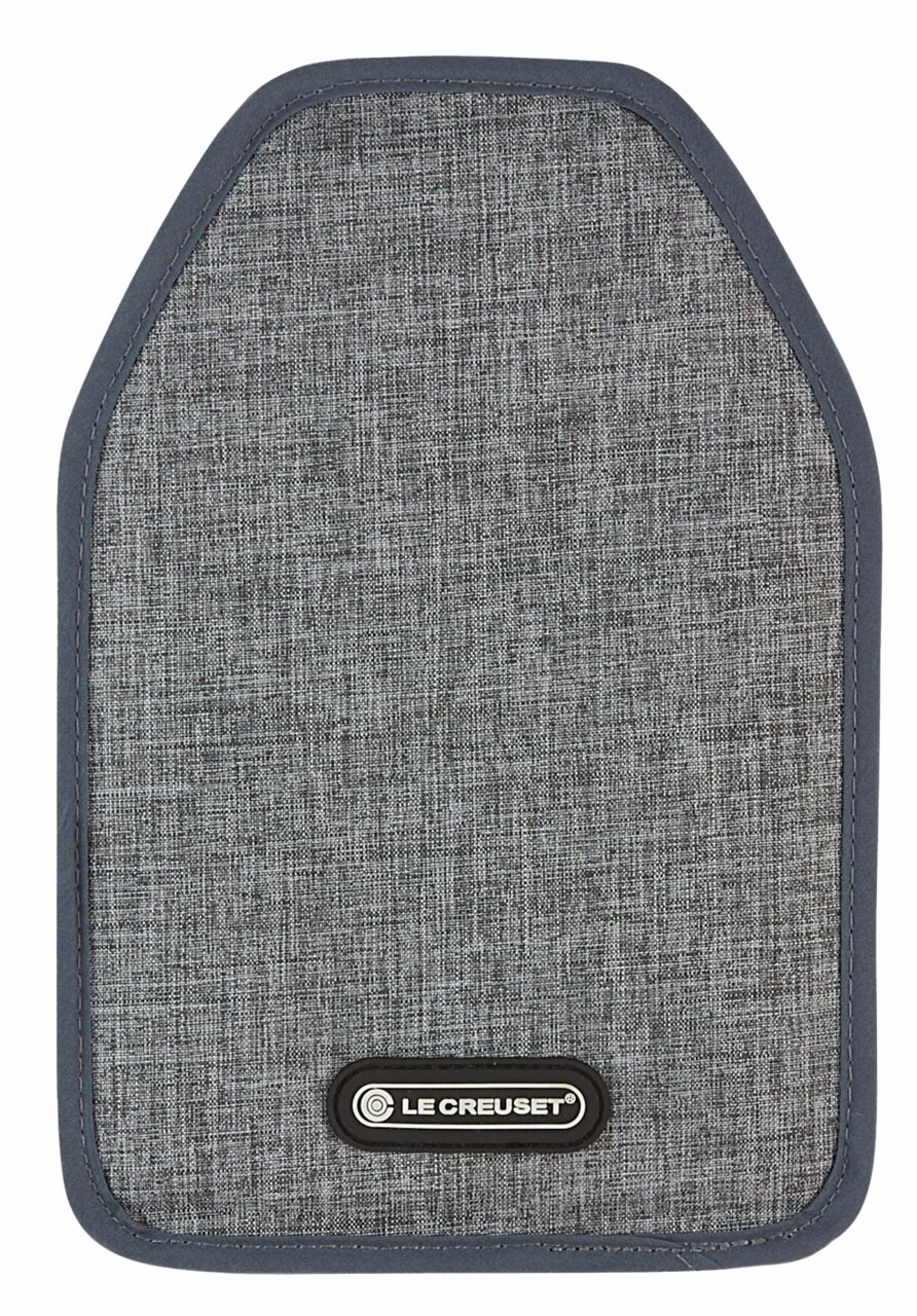 Grauer Weinkühler von Le Creuset in Vorderansicht mit texturierter Oberfläche.