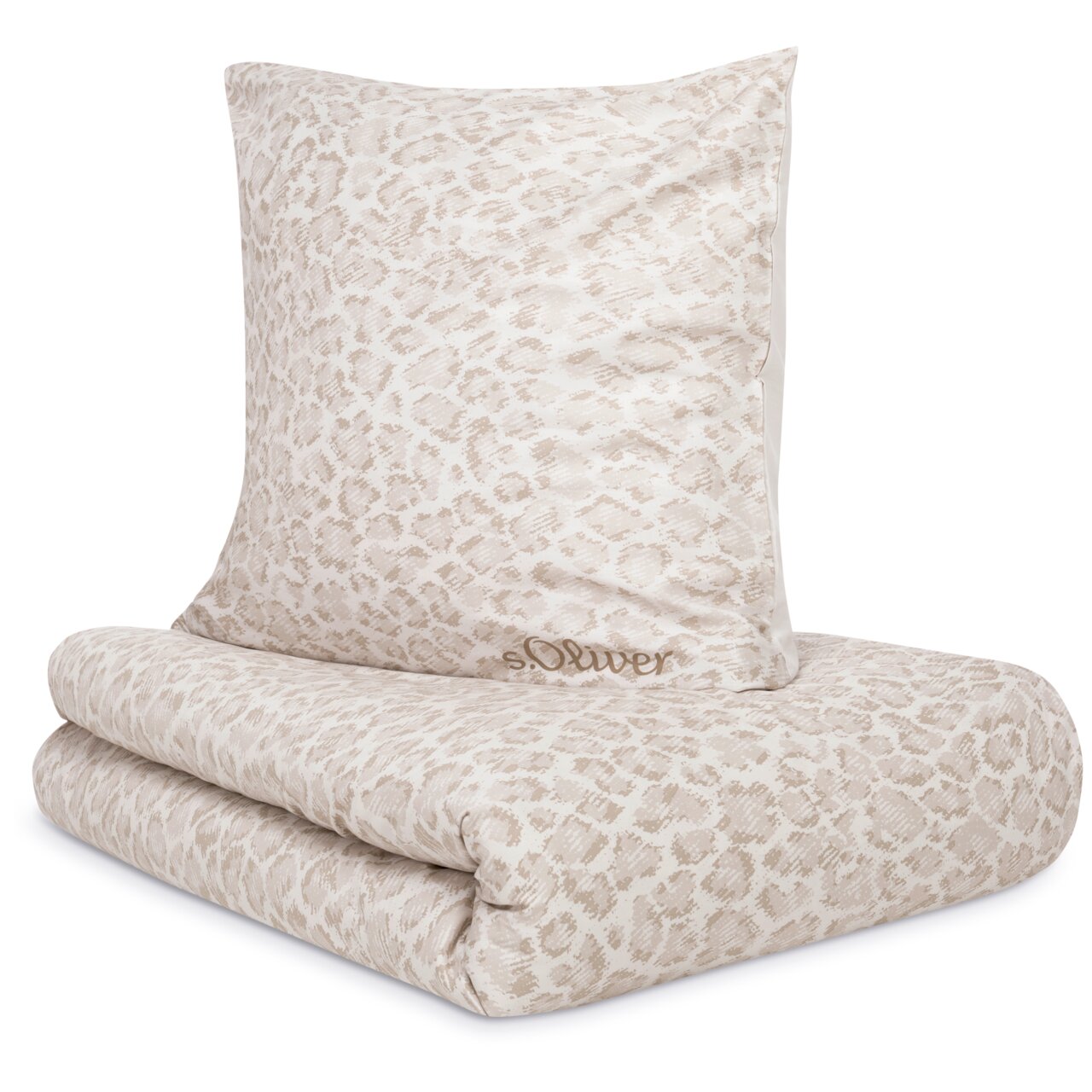 Satinbettwäsche-Set von s.Oliver in Beige mit dezentem Leopardenmuster, bestehend aus einem Kissenbezug und einem Bettdeckenbezug, frontal präsentiert.