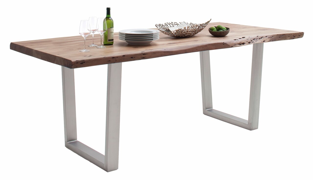 Moderner Esstisch aus Holz mit Metallbeinen, seitliche Perspektive