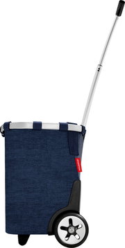 Blauwe boodschappentrolley met telescopische handgreep en groot wiel, zijaanzicht tegen een witte achtergrond
