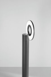 Moderne LED-Pollerleuchte mit ringförmigem Leuchtelement, seitliche Perspektive