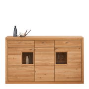 Hochwertiges Highboard aus Holz mit drei Schubladen und zwei Glastüren, frontal fotografiert.