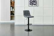 Grauer Barhocker mit gepolsterter Sitzfläche und schwarzem Metallgestell, seitliche Perspektive