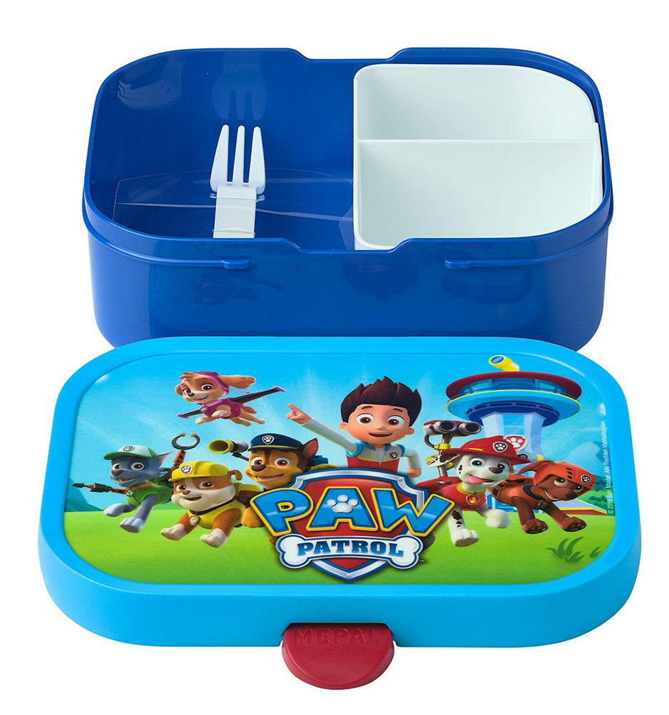Blaue Brotdose mit Paw Patrol Motiv, geöffnet mit Gabel und Fächern, von oben betrachtet