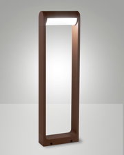 Moderne LED-Pollerleuchte in rechteckiger Form, braune Farbe, seitliche Perspektive