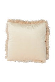 Beige kussen met zachte rand, bovenaanzicht
