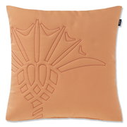 Zierkissenhülle in Orange mit gesticktem geometrischem Muster, Vorderansicht