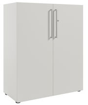 Weißer Aktenschrank mit zwei Türen und silbernen Griffen, seitliche Perspektive