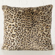 Kissen mit Leopardenmuster, Vorderansicht