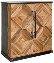 Barschrank aus Holz mit geometrischem Muster und Metallgriffen, seitliche Perspektive
