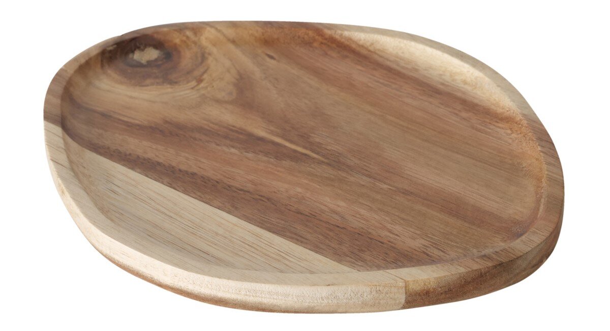 Houten dienblad met een natuurlijke houtlook, schuin van bovenaf gefotografeerd